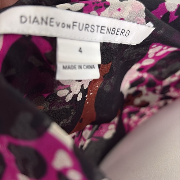 DVF Lorelei silk chiffon blouse. Size 4 - Picture 9 of 11